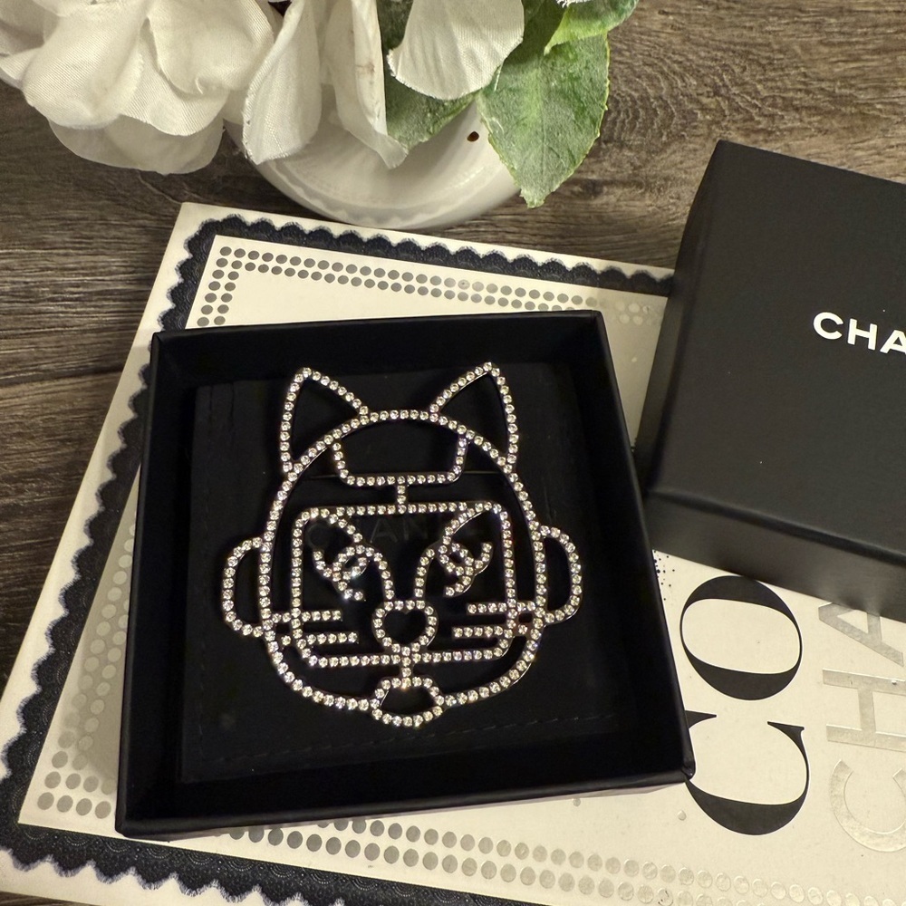 CHANEL Silver Crystal CC Logo Cat Brooch
